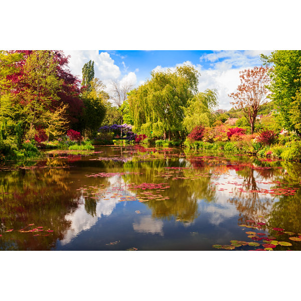 Marlow Home Co. Kleiner Teich mit Seerosen von Rusm Leinwandbild